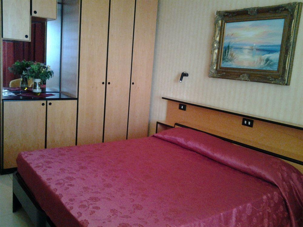 Marocca Hotel Нетуно Екстериор снимка