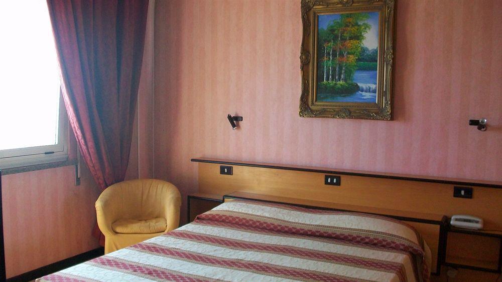 Marocca Hotel Нетуно Екстериор снимка