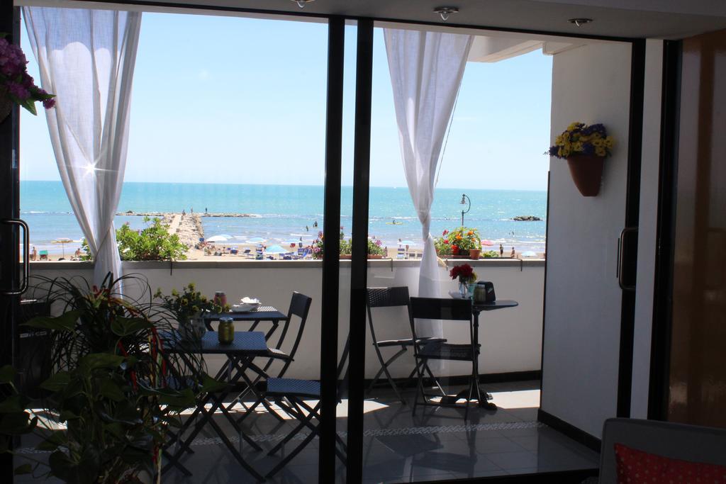 Marocca Hotel Нетуно Екстериор снимка