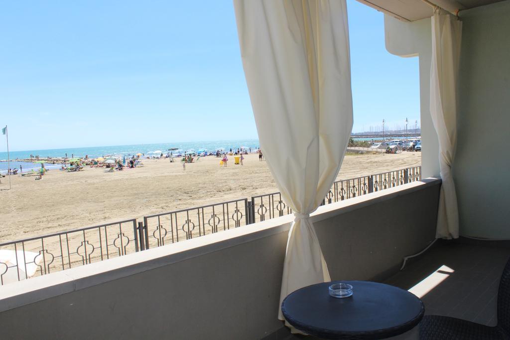 Marocca Hotel Нетуно Екстериор снимка