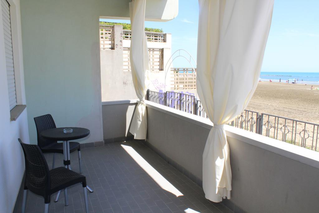 Marocca Hotel Нетуно Екстериор снимка