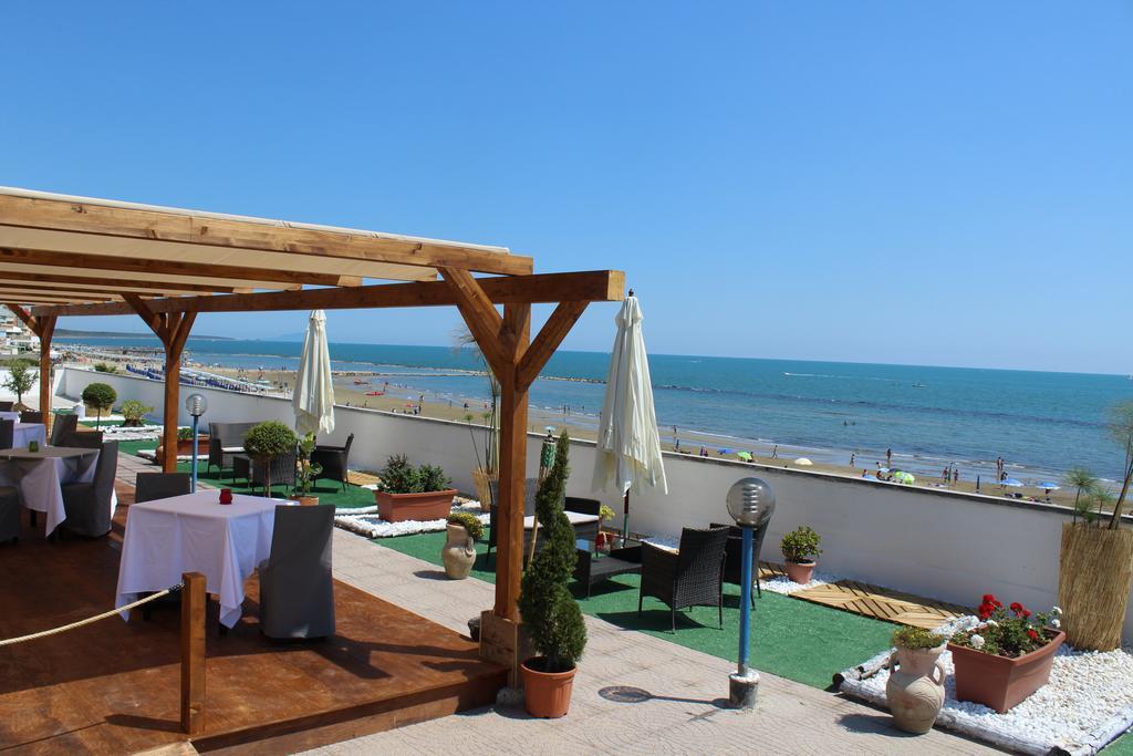 Marocca Hotel Нетуно Екстериор снимка