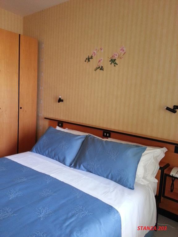Marocca Hotel Нетуно Екстериор снимка