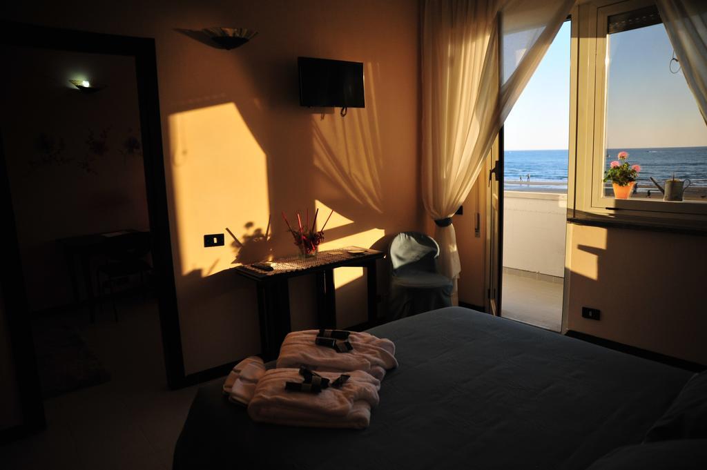 Marocca Hotel Нетуно Стая снимка