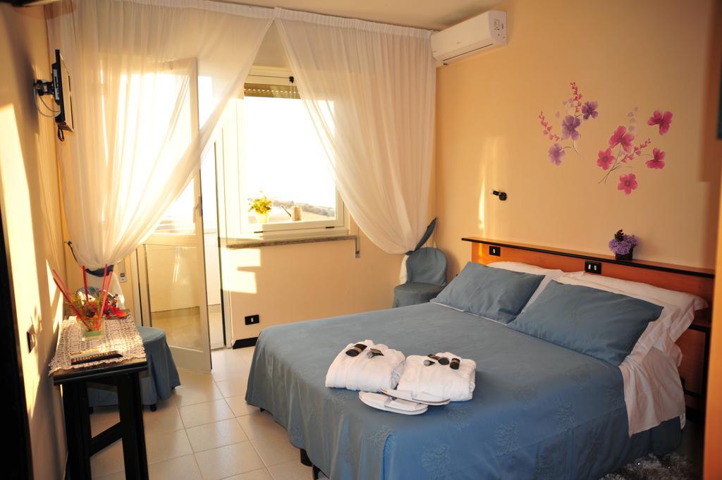 Marocca Hotel Нетуно Екстериор снимка