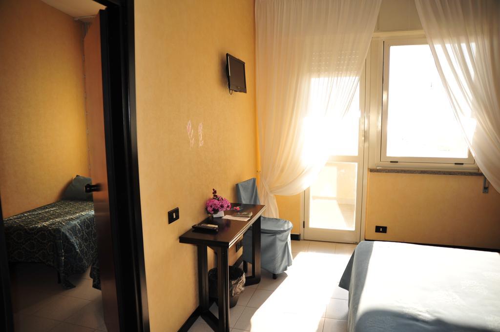 Marocca Hotel Нетуно Екстериор снимка