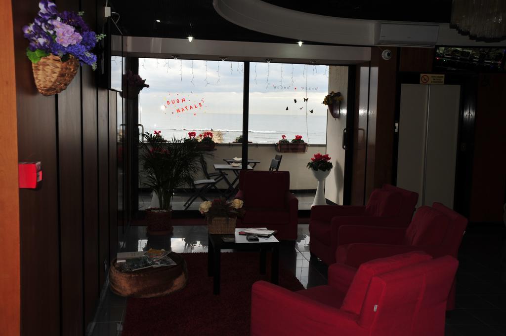 Marocca Hotel Нетуно Екстериор снимка