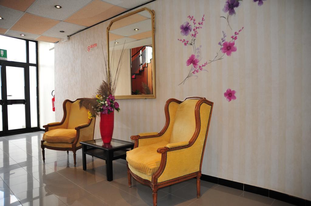 Marocca Hotel Нетуно Екстериор снимка