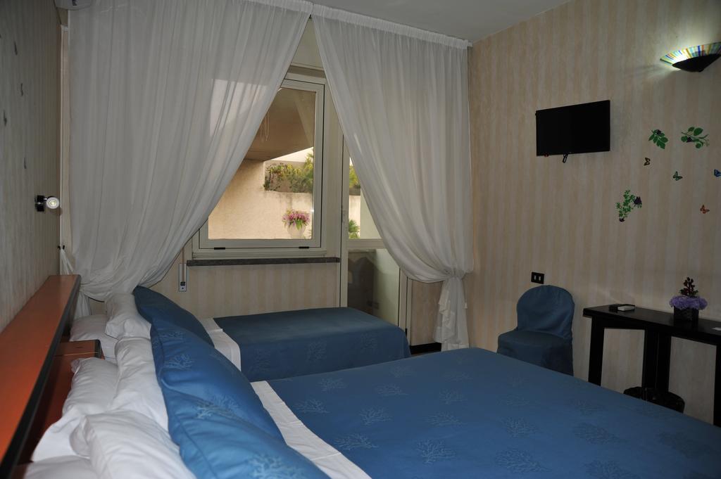 Marocca Hotel Нетуно Екстериор снимка
