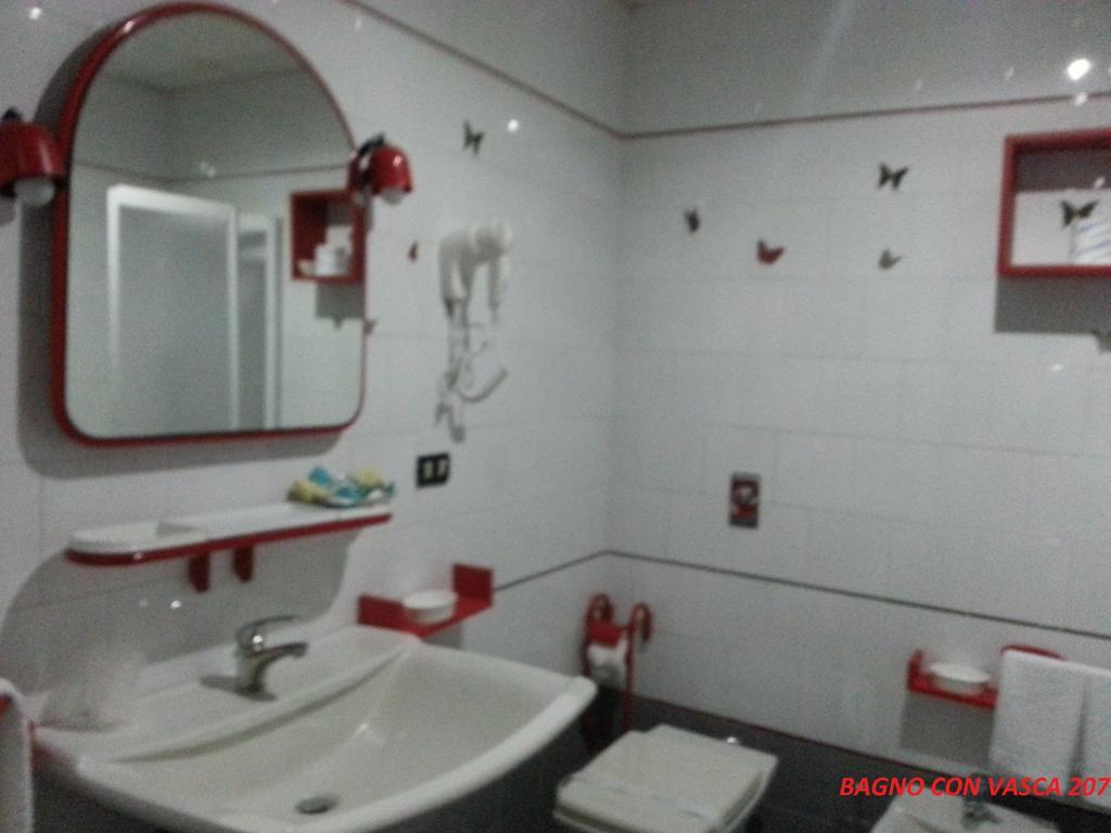 Marocca Hotel Нетуно Стая снимка